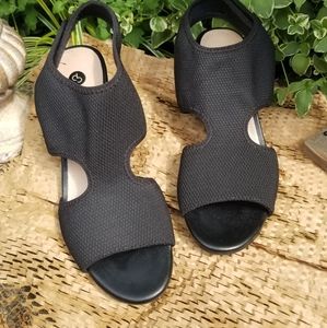 Awesome Wedge Black NWOT Shoes